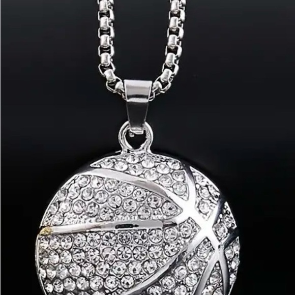 Elegant Silver Pendant Necklace - Picture 7 of 9